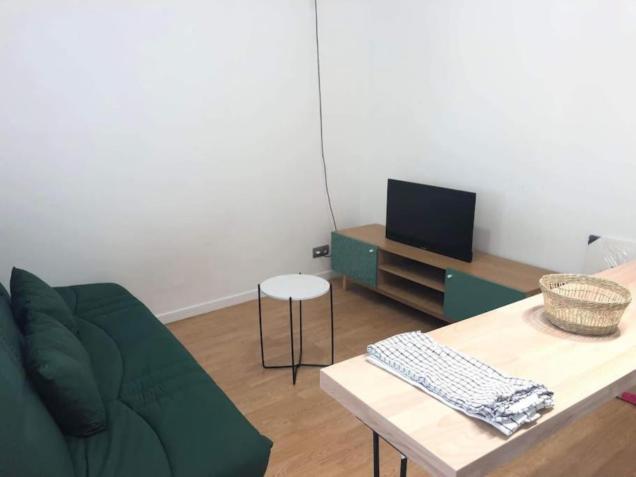 Studio Confortable Pres De Paris Apartamento Villejuif Exterior foto